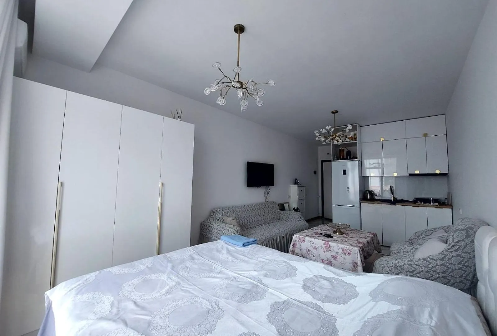 Moduli-House Appartement Batoemi